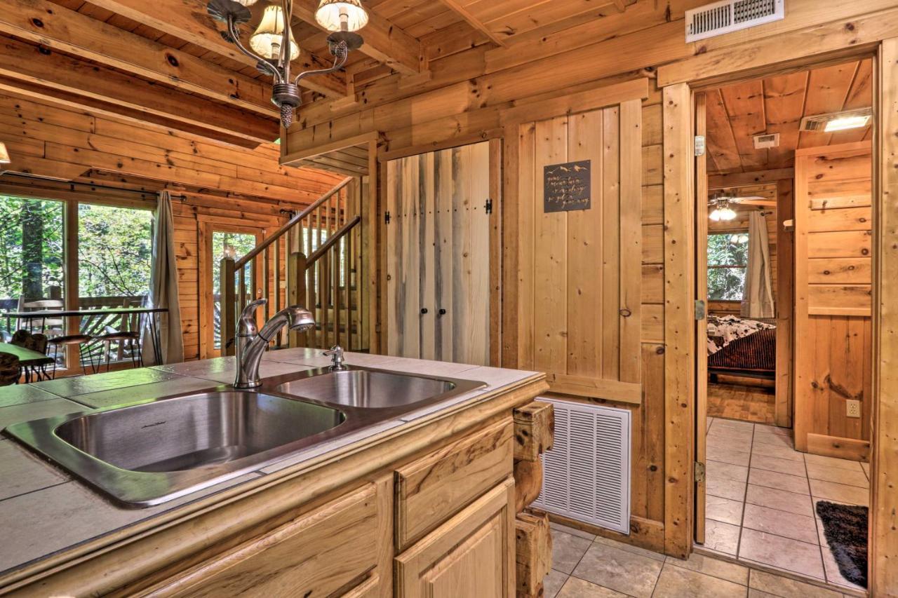 Cabin With Hot Tub And Deck, 3 Mi To Pigeon Forge Севьервилл Экстерьер фото