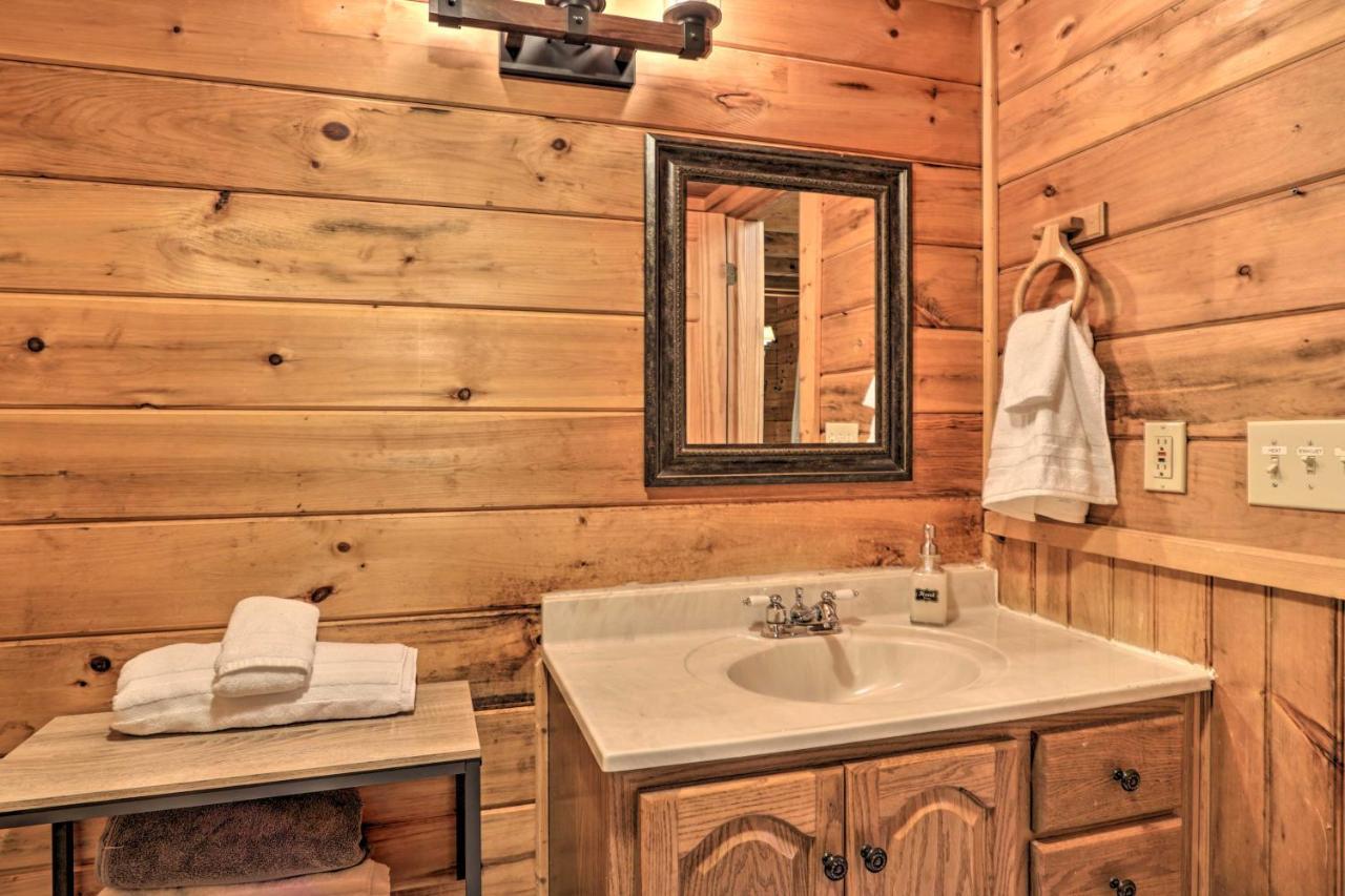 Cabin With Hot Tub And Deck, 3 Mi To Pigeon Forge Севьервилл Экстерьер фото