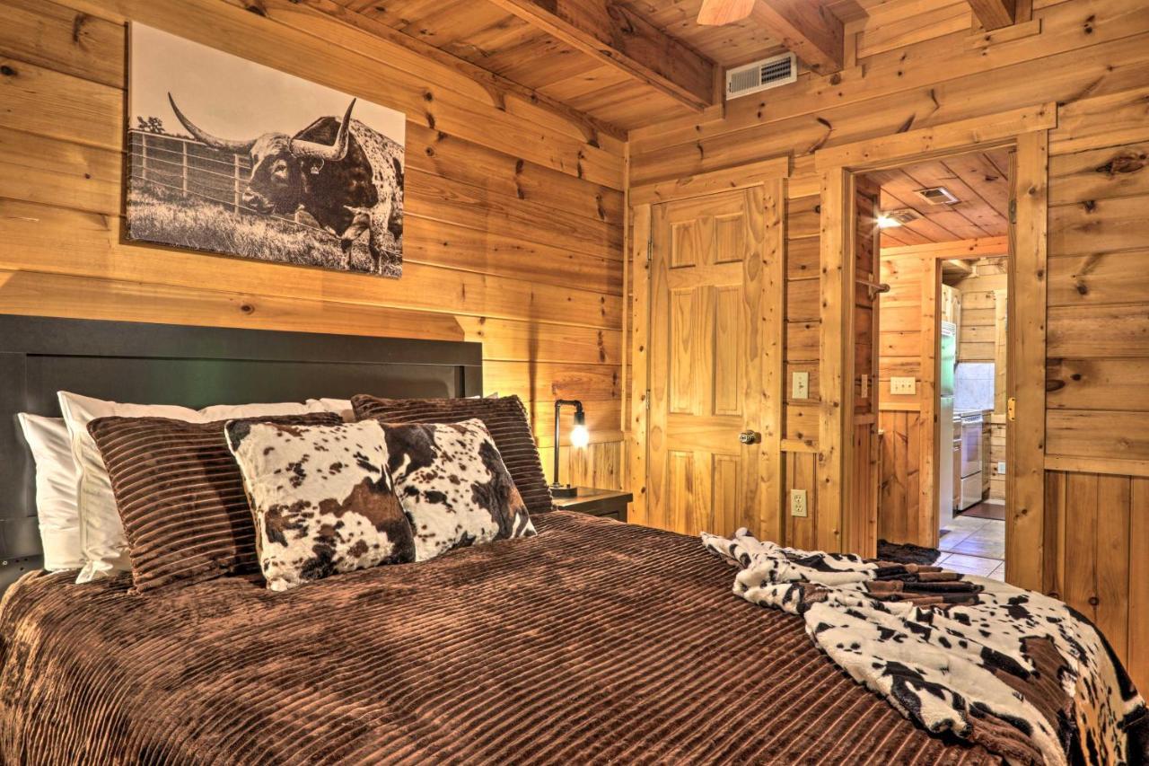 Cabin With Hot Tub And Deck, 3 Mi To Pigeon Forge Севьервилл Экстерьер фото