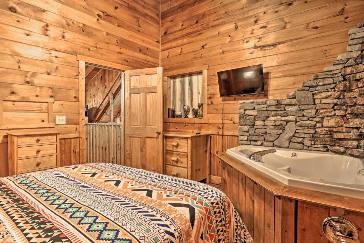 Cabin With Hot Tub And Deck, 3 Mi To Pigeon Forge Севьервилл Экстерьер фото